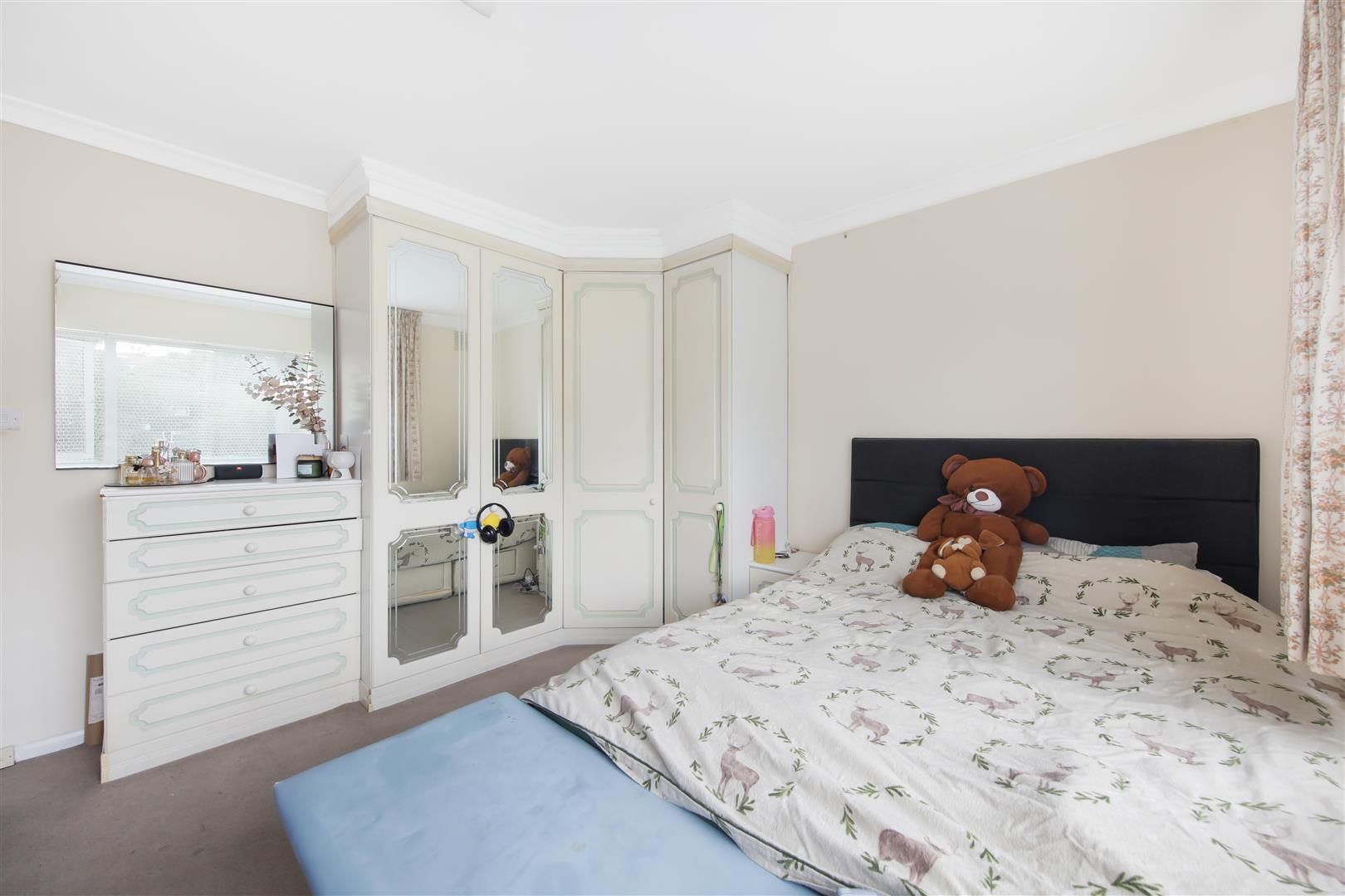 2 Manor Hall Drive, London